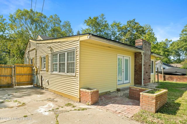 5533 Bruce Ave, Louisville, KY 40214