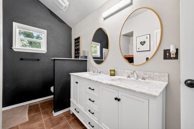 810 Edna Street, Athens, TX 75751