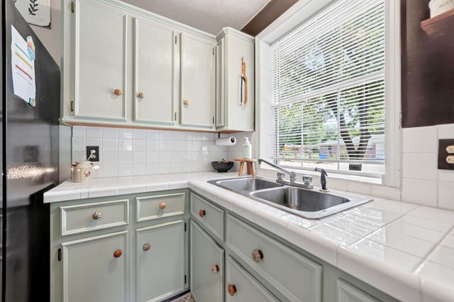 810 Edna Street, Athens, TX 75751