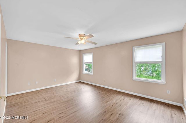 10 Oceanview Avenue, Keansburg, NJ 07734