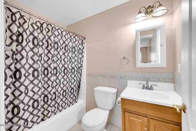 10 Oceanview Avenue, Keansburg, NJ 07734