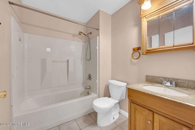 10 Oceanview Avenue, Keansburg, NJ 07734