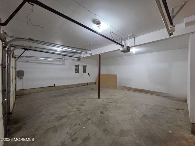 10 Oceanview Avenue, Keansburg, NJ 07734