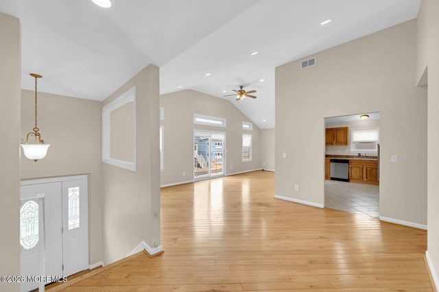 10 Oceanview Avenue, Keansburg, NJ 07734
