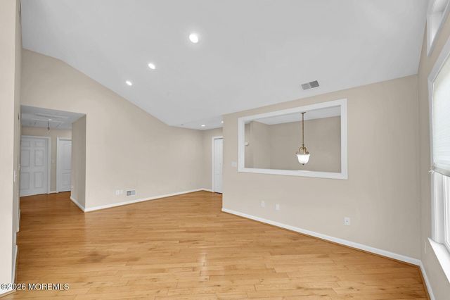 10 Oceanview Avenue, Keansburg, NJ 07734