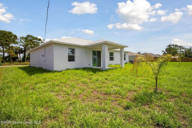 918 Algardi Street SE, Palm Bay, FL 32909