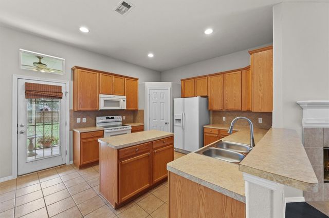 26975 Sabinal Trail, Magnolia, TX 77355