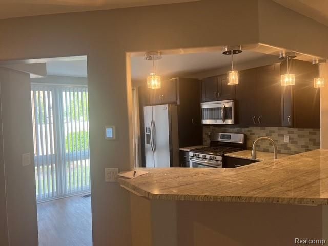 274 Main Sail Court, Detroit, MI 48207