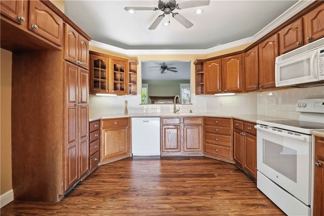 21 Burnmouth Lane, Bella Vista, AR 72715