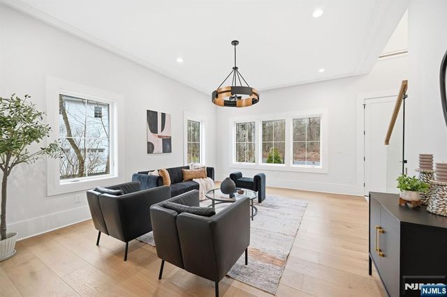 470 White Oak Ridge Road, Millburn, NJ 07078