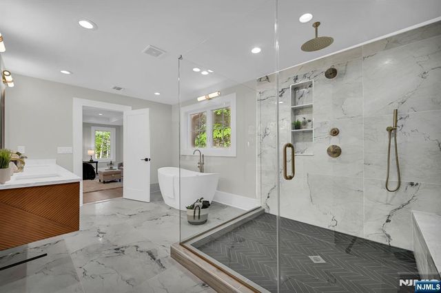 470 White Oak Ridge Road, Millburn, NJ 07078