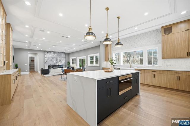 470 White Oak Ridge Road, Millburn, NJ 07078