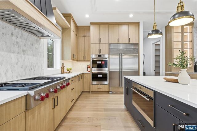 470 White Oak Ridge Road, Millburn, NJ 07078