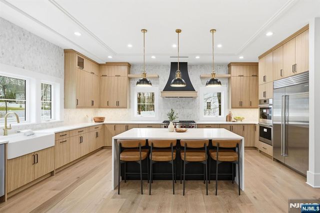 470 White Oak Ridge Road, Millburn, NJ 07078