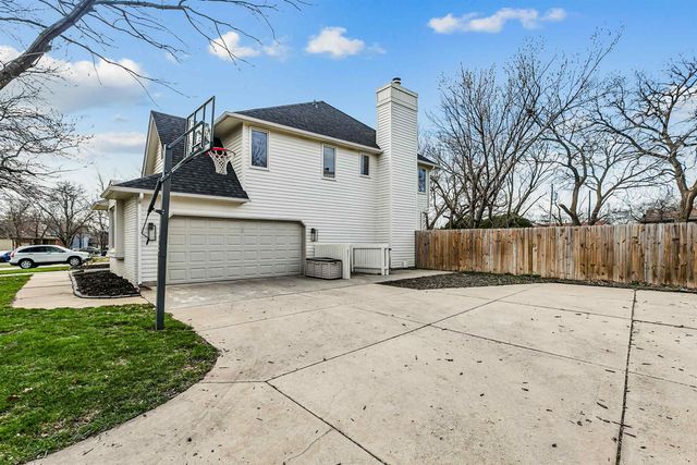 1315 N Rutland Cir, Wichita, KS 67206