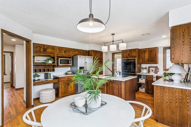 1315 N Rutland Cir, Wichita, KS 67206