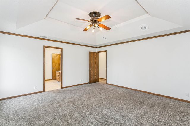 1315 N Rutland Cir, Wichita, KS 67206