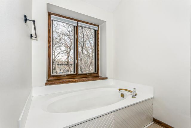 1315 N Rutland Cir, Wichita, KS 67206