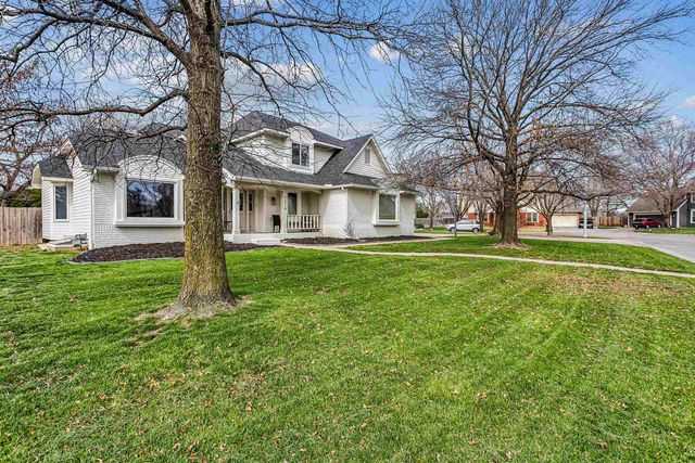 1315 N Rutland Cir, Wichita, KS 67206