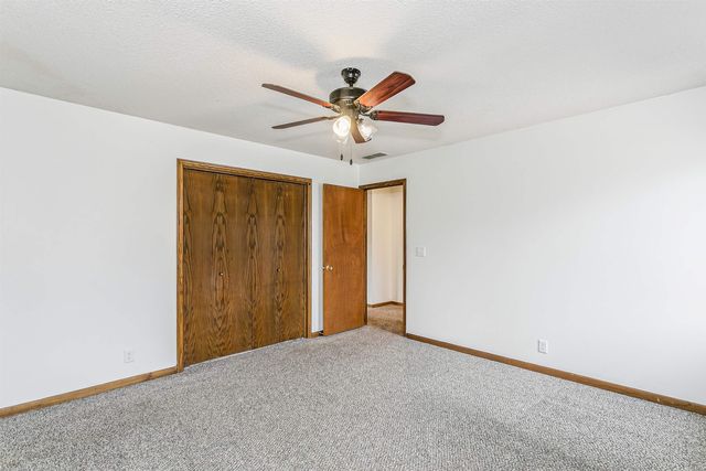 1315 N Rutland Cir, Wichita, KS 67206