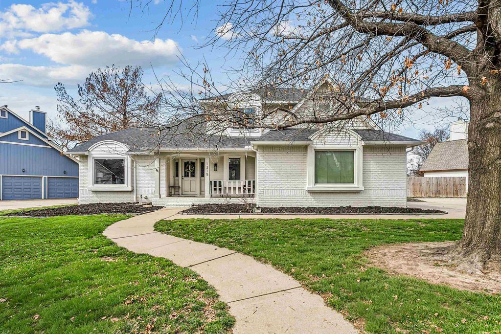 1315 N Rutland Cir, Wichita, KS 67206