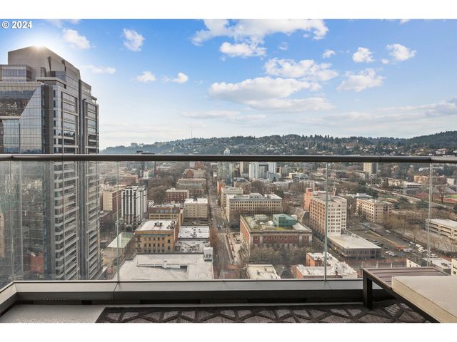 550 Sw 10th Ave 2101, Portland, OR 97205