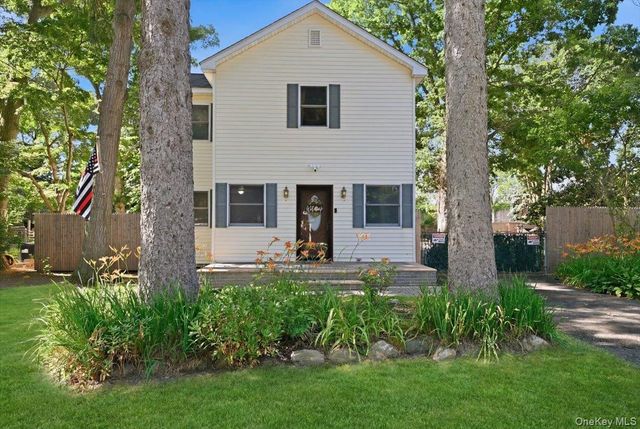 12 Thorne Street, Ronkonkoma, NY 11779
