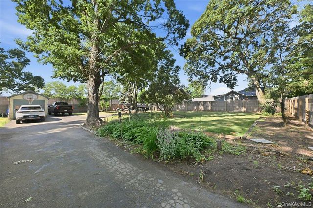 12 Thorne Street, Ronkonkoma, NY 11779