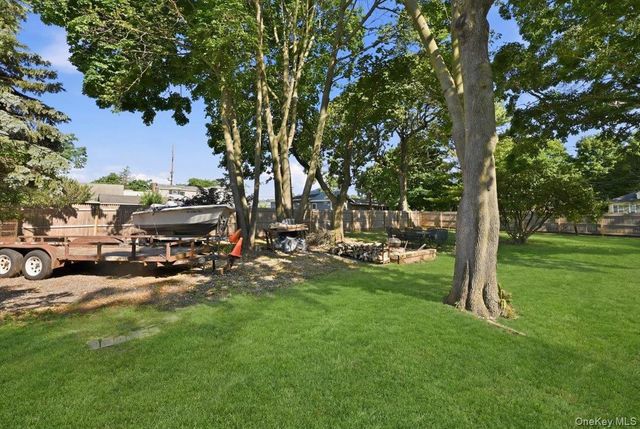 12 Thorne Street, Ronkonkoma, NY 11779
