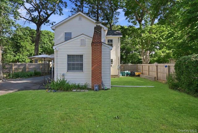 12 Thorne Street, Ronkonkoma, NY 11779