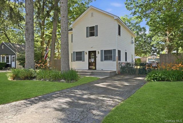 12 Thorne Street, Ronkonkoma, NY 11779