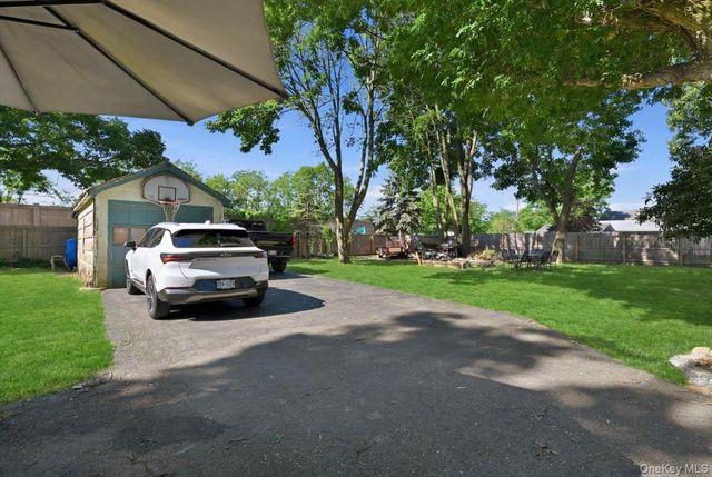 12 Thorne Street, Ronkonkoma, NY 11779