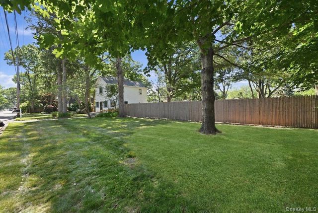 12 Thorne Street, Ronkonkoma, NY 11779