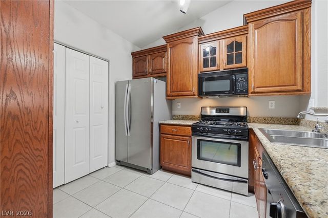 379 Blanca Springs Drive, Henderson, NV 89014