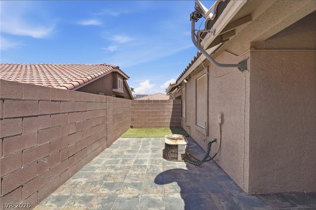 379 Blanca Springs Drive, Henderson, NV 89014