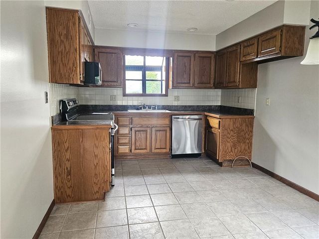 12116 W 67th Street, Shawnee, KS 66216