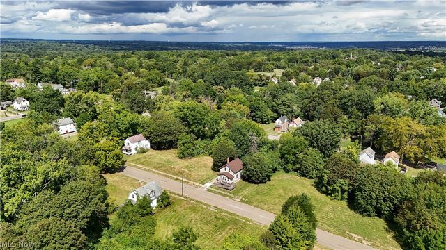 148 Saint Louis Avenue, Youngstown, OH 44507