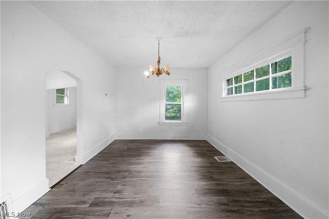 148 Saint Louis Avenue, Youngstown, OH 44507