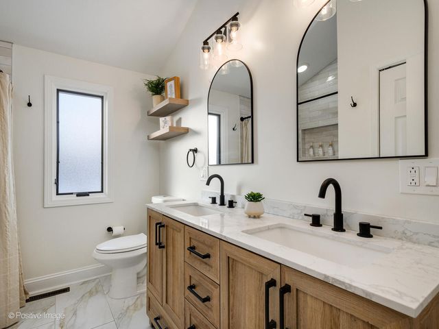 10630 S Keeler Avenue, Oak Lawn, IL 60453