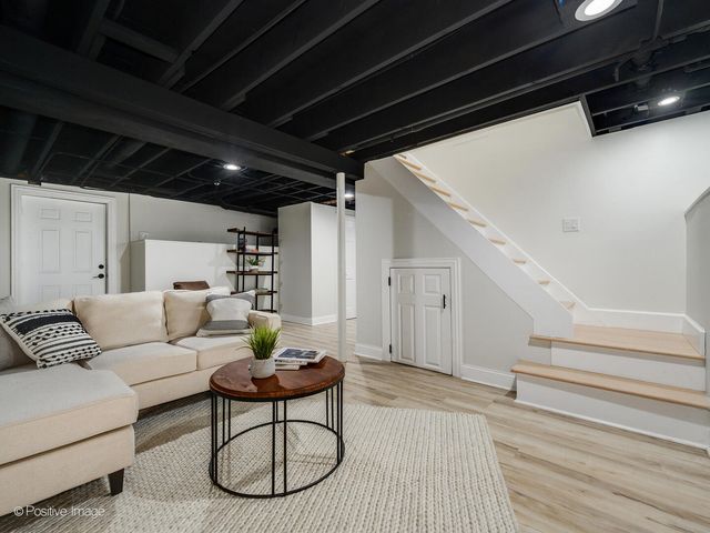 10630 S Keeler Avenue, Oak Lawn, IL 60453