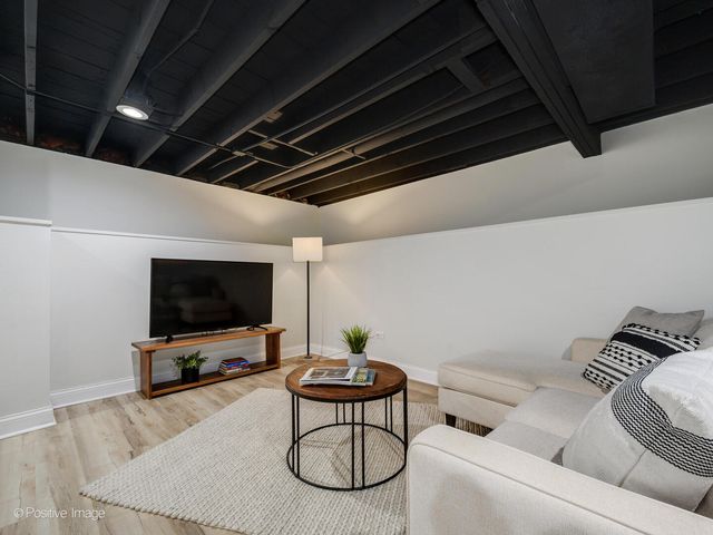 10630 S Keeler Avenue, Oak Lawn, IL 60453