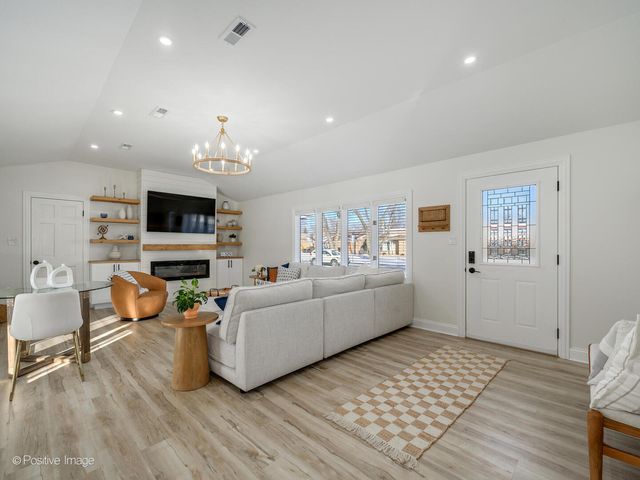 10630 S Keeler Avenue, Oak Lawn, IL 60453