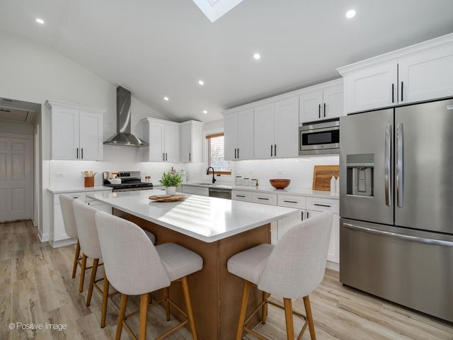 10630 S Keeler Avenue, Oak Lawn, IL 60453