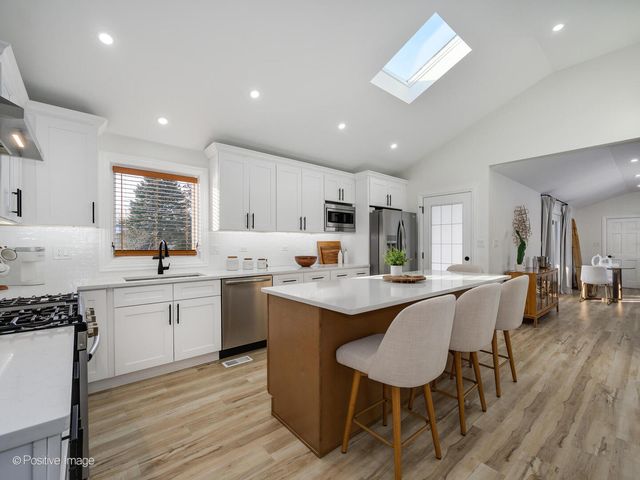 10630 S Keeler Avenue, Oak Lawn, IL 60453