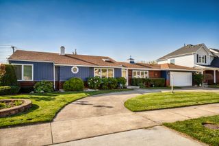 10630 S Keeler Avenue, Oak Lawn, IL 60453