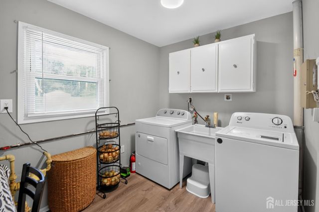 62 Macafee Road, Franklin Twsp, NJ 08873