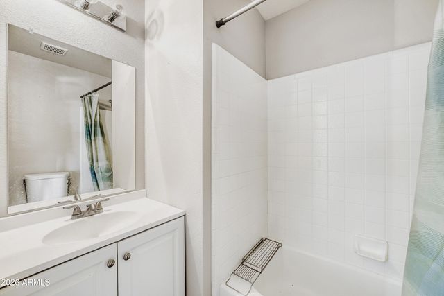 24810 S FOXGLENN Drive, Sun Lakes, AZ 85248