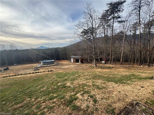 1040 Breezeway Drive, King, NC 27021