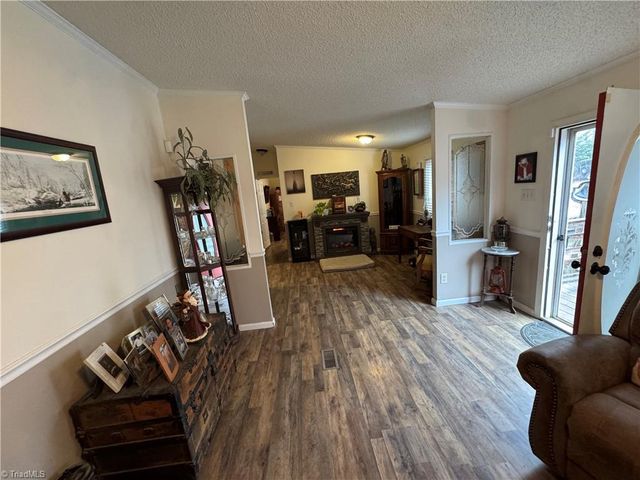 1040 Breezeway Drive, King, NC 27021