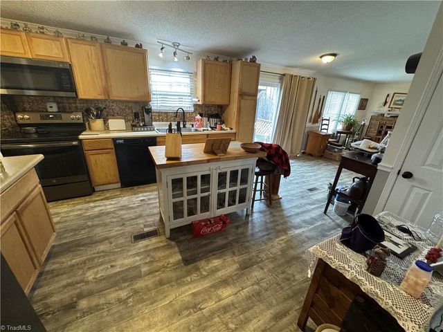 1040 Breezeway Drive, King, NC 27021